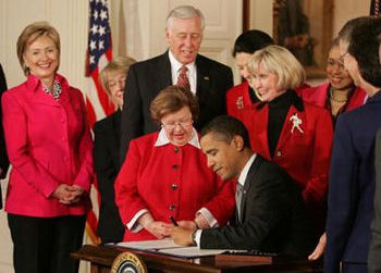 Barack Obama signant le Lilly Ledbetter Act