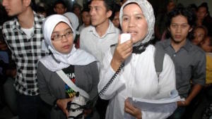 Femmes prenant la parole en public en Indonésie